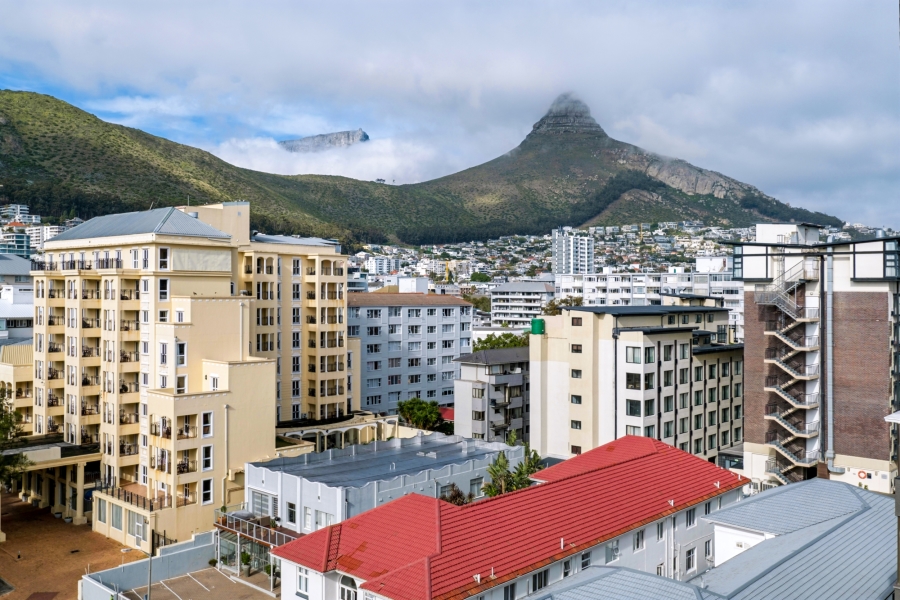 2 Bedroom Property for Sale in Sea Point Western Cape